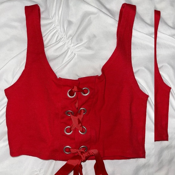 CROP TOP - Picture 1 of 1